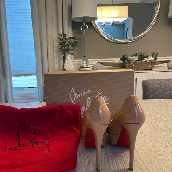 Beautiful authentic Christian louboutin heels - Picture 10 of 10